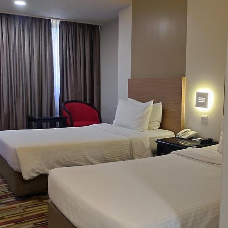 Harbour View Hotel Kuching Exteriör bild